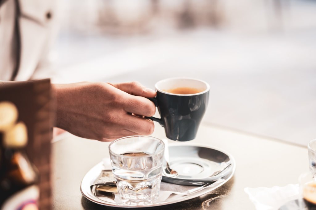 tvb-hallein-duerrnberg-erleben-geniessen-cafe-am-steg-kaffee-trinken