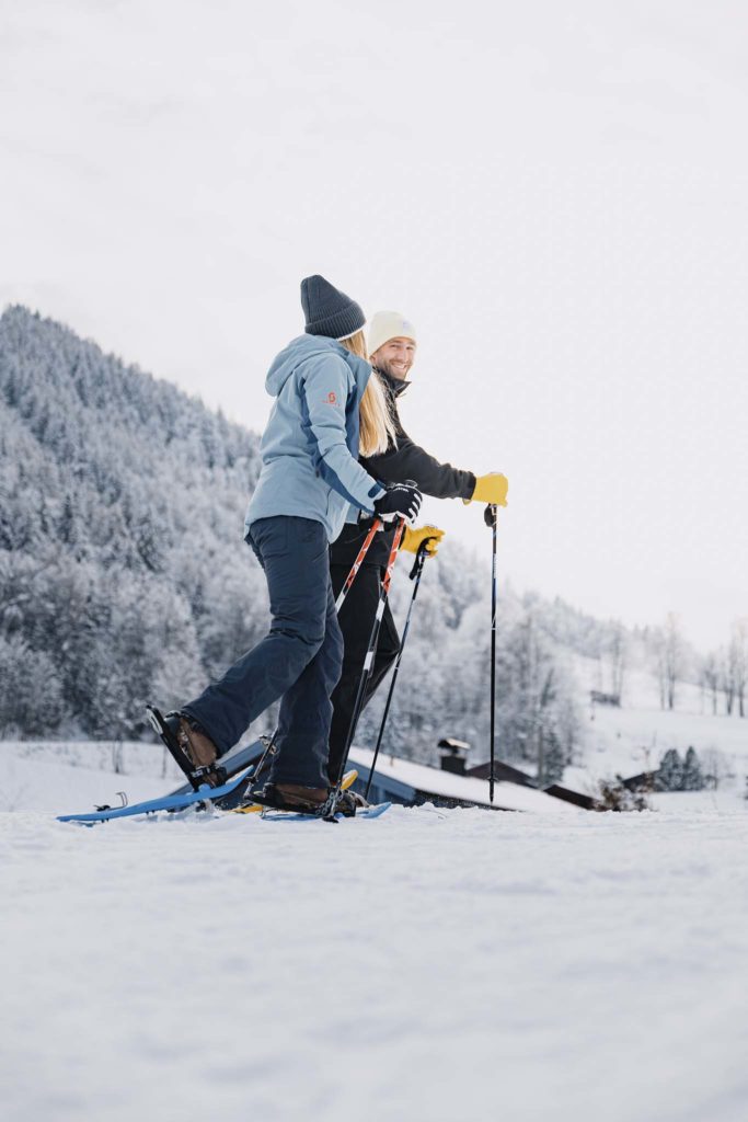 tvb-hallein-duerrnberg-erleben-duerrnberg-schneeschuhwandern-zinkenstueberl-spass-beim-schneeschuhwandern