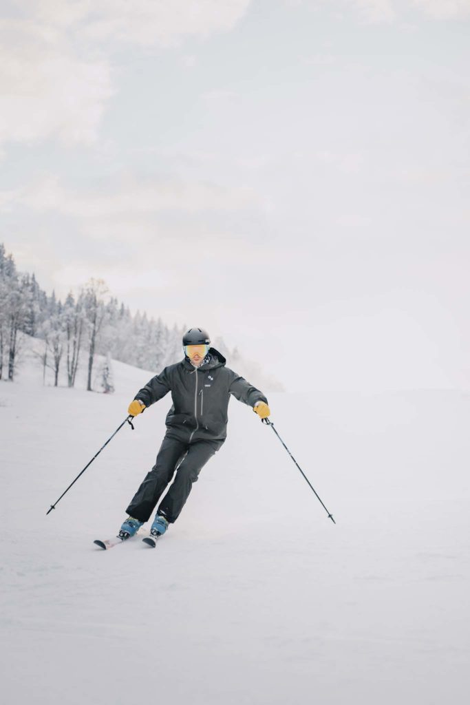 tvb-hallein-duerrnberg-erleben-duerrnberg-skifahren-am-duerrnberg-mann-beim-skifahren