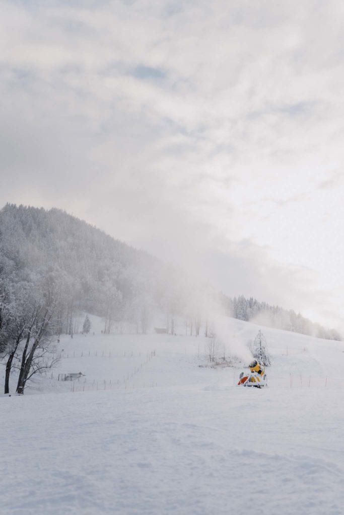 tvb-hallein-duerrnberg-erleben-duerrnberg-skifahren-am-duerrnberg-schneemaschine