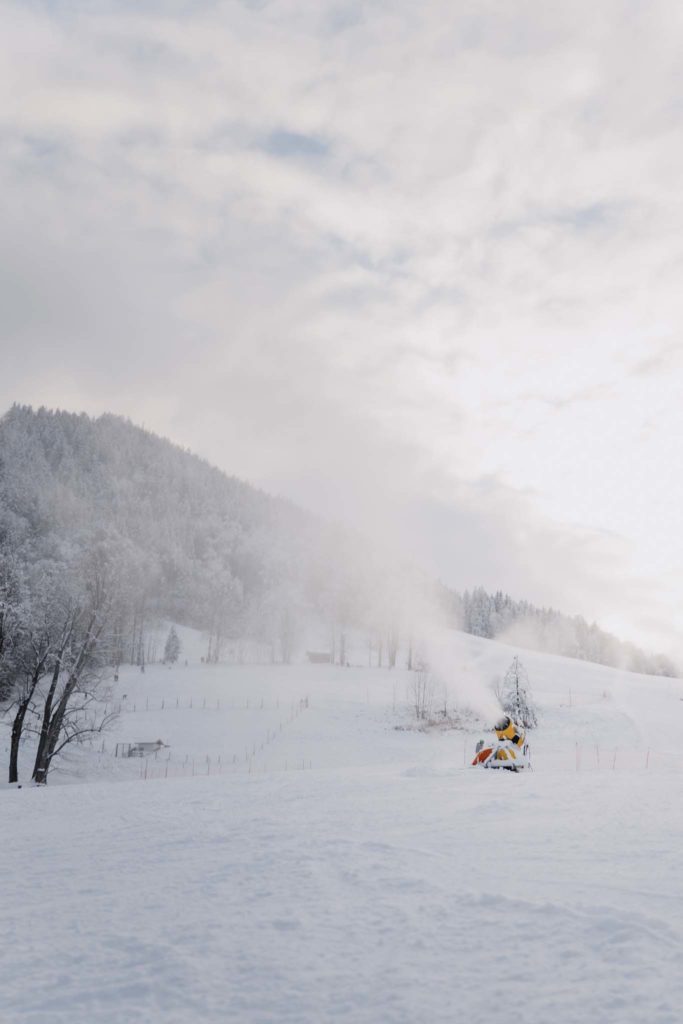 tvb-hallein-duerrnberg-erleben-duerrnberg-skifahren-am-duerrnberg-schneemaschine