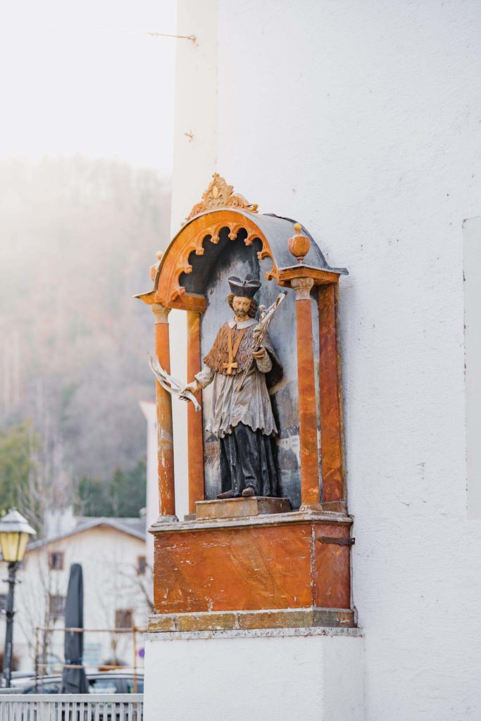 tvb-hallein-duerrnberg-erleben-sehenswuerdigkeiten-nepomukstatue-hoch