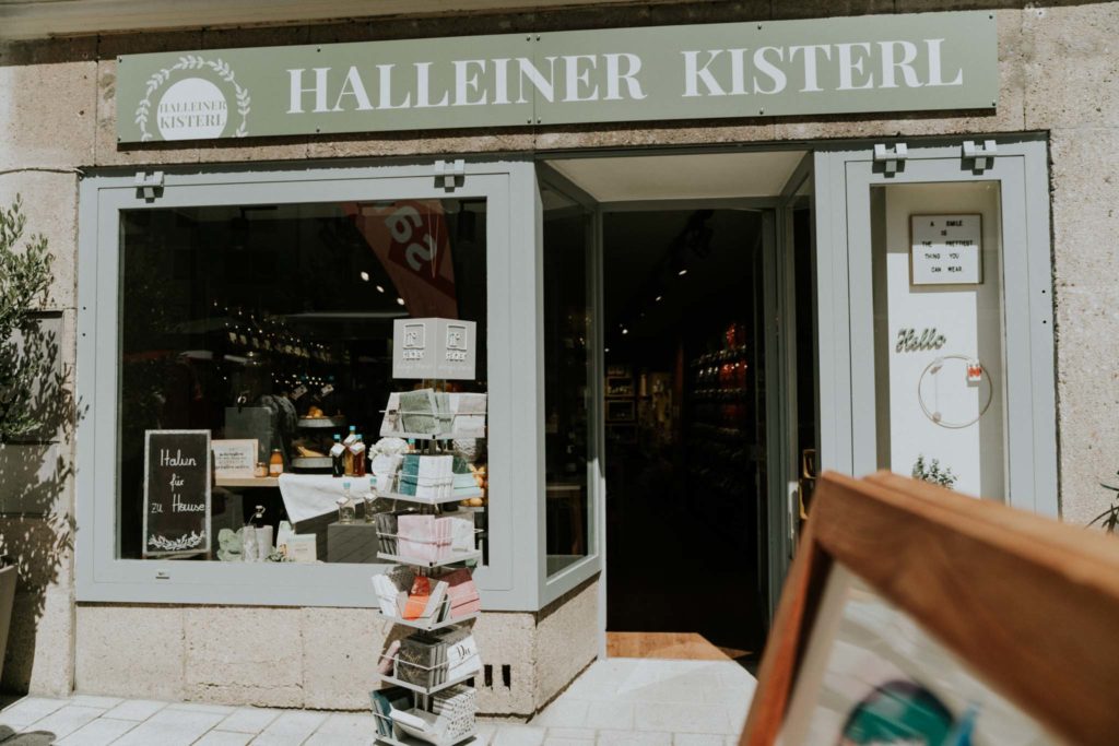 tvb-hallein-duerrnberg-erleben-shopping-halleiner-kisterl-eingang