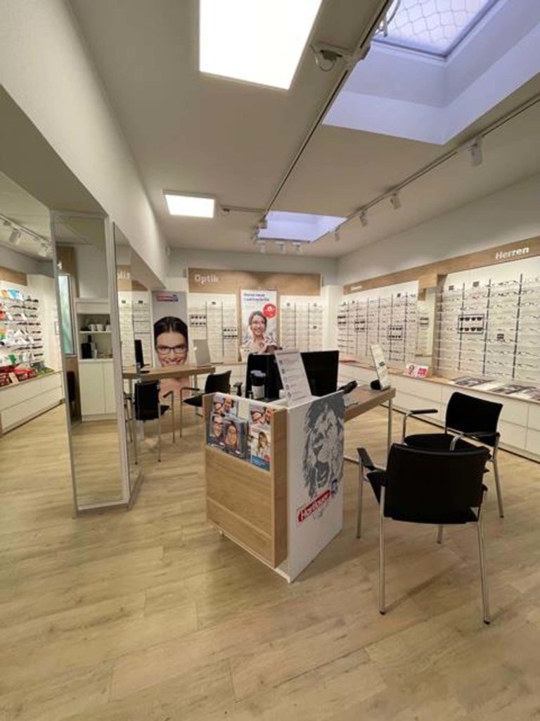 tvb-hallein-duerrnberg-erleben-shopping-hartlauer-optik