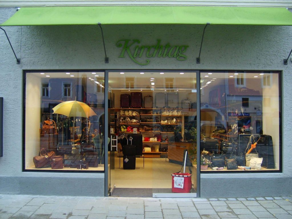 tvb-hallein-duerrnberg-erleben-shopping-kirchtag-geschaeft-aussen