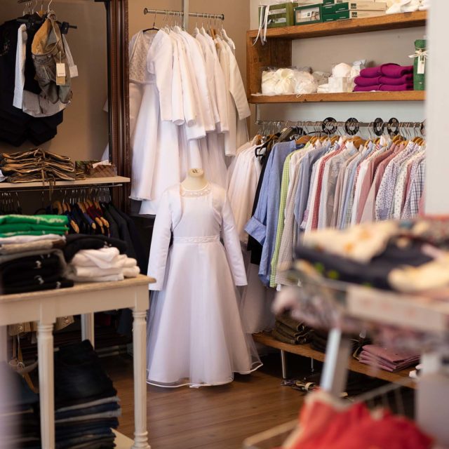 tvb-hallein-duerrnberg-erleben-shopping-piccolino-kindermode-kleider-hochzeit