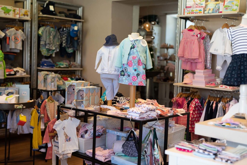 tvb-hallein-duerrnberg-erleben-shopping-piccolino-kindermode-shirts