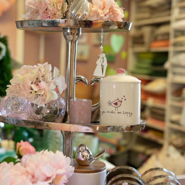 tvb-hallein-duerrnberg-erleben-shopping-schaufenster-etagere