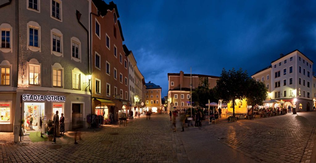 tvb-hallein-duerrnberg-erleben-shopping-stadtapotheke-geschaeft-aussen