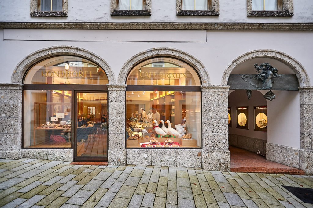 tvb-hallein-duerrnberg-genießen-cafe-konditorei-braun-altstadt-aussen