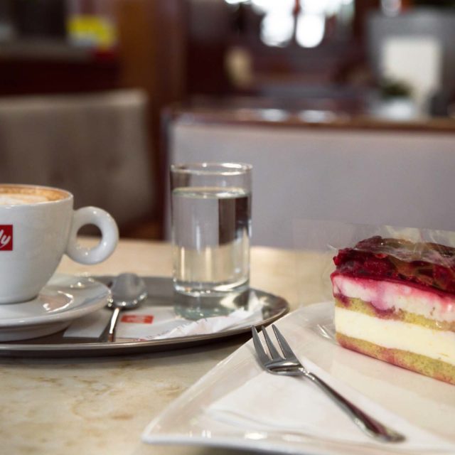 tvb-hallein-duerrnberg-genießen-cafe-mikl-kaffee-und-kuchen