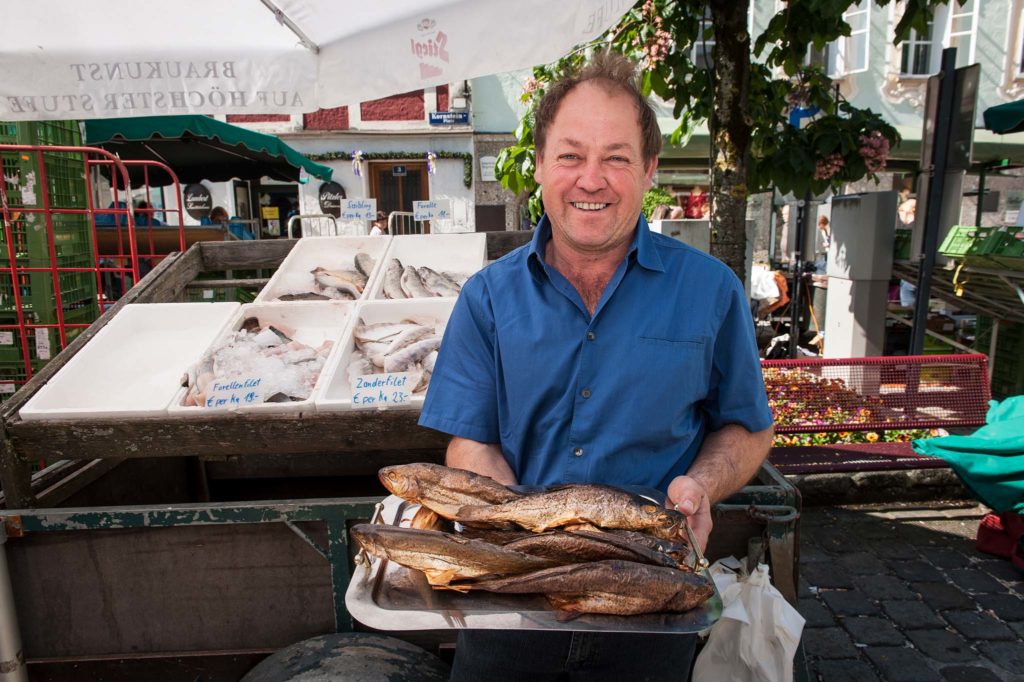 tvb-hallein-duerrnberg-genießen-halleiner-gruenmarkt-fisch