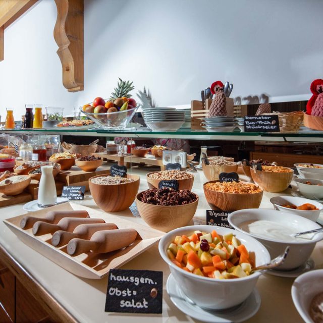 tvb-hallein-duerrnberg-genießen-hotel-kranzbichlhof-fruehstuecksbuffet