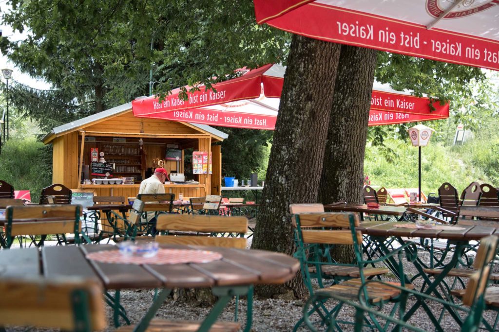 tvb-hallein-duerrnberg-genießen-jausenstation-rifer-spitz-gastgarten