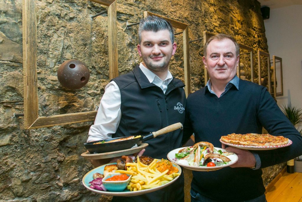 tvb-hallein-duerrnberg-genießen-pizzeria-bella-palma-kellner-und-inhaber