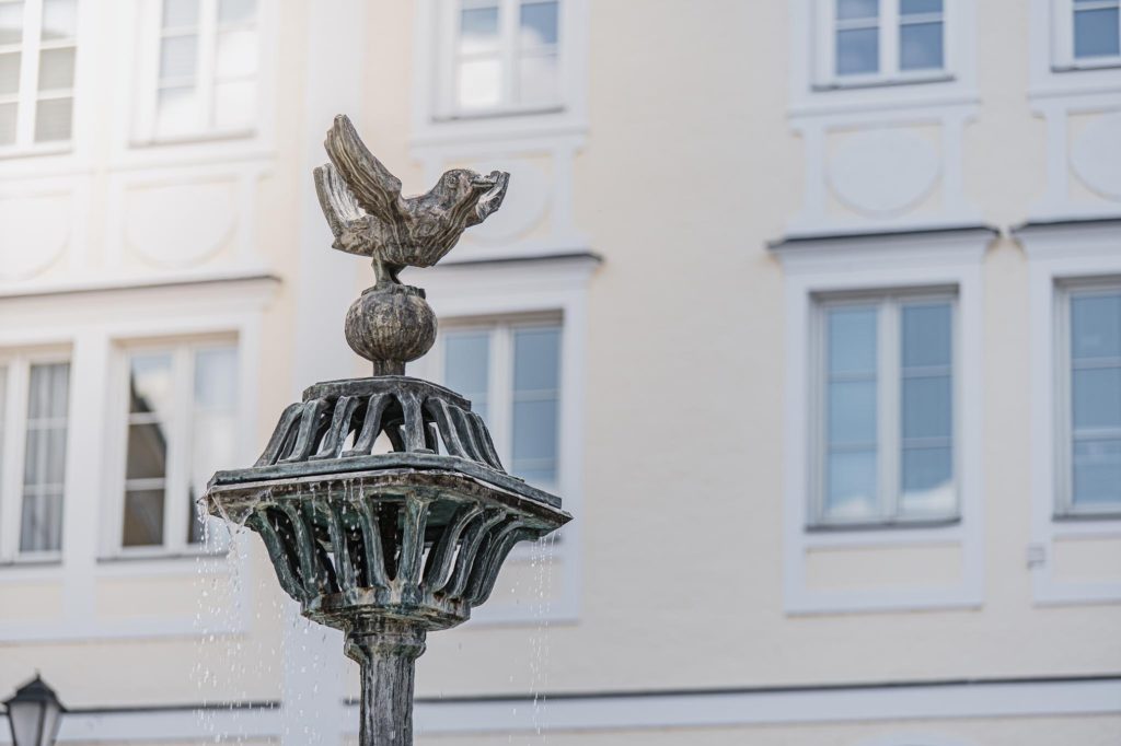 tvb-hallein-duerrnberg-sehenswürdigkeiten-brunnen-bayrhammerplatz_zeiserl-quer