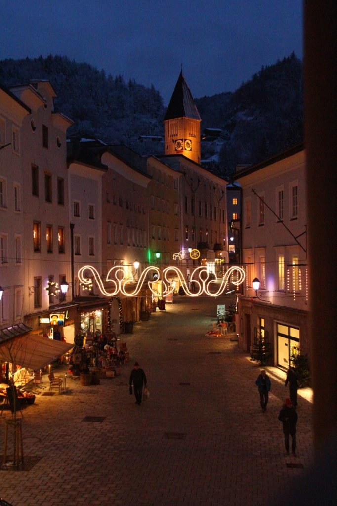 tvb-hallein-dürrnberg-erleben-advent-bayrhamerplatz-adventmarkt