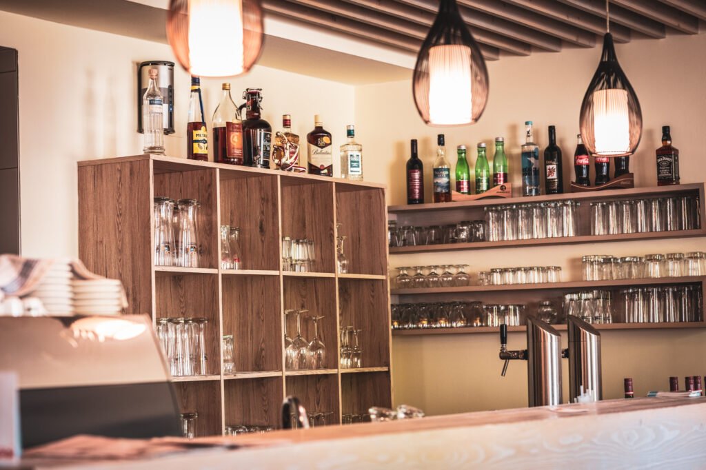 tvb-hallein-duerrnberg-erleben-geniessen-casa-quattro-innen-regal