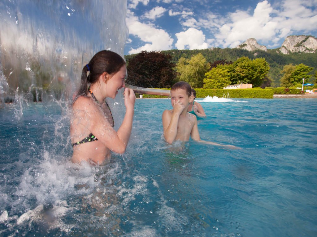 tvb-hallein-duerrnberg-freibad-schloss-wiespach-spass