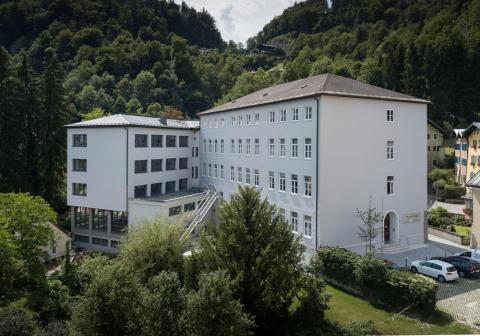 tvb-hallein-duerrnberg-informieren-ausbildungsstandort-modeschule-hallein