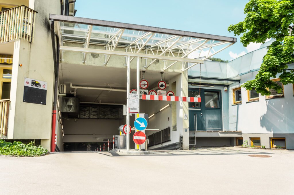 tvb-hallein-duerrnberg-parken-tiefgarage-griesrechen-einfahrt