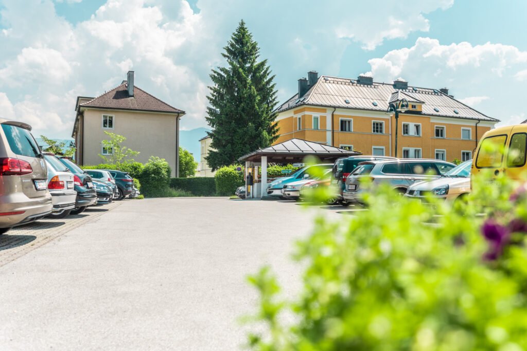 tvb-hallein-duerrnberg-parken-zentrumsparkplatz-aussenplaetze