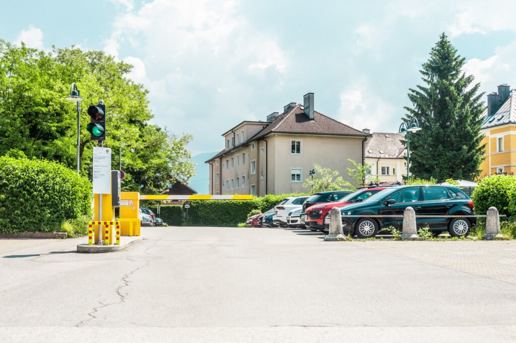 tvb-hallein-duerrnberg-parken-zentrumsparkplatz-einfahrt