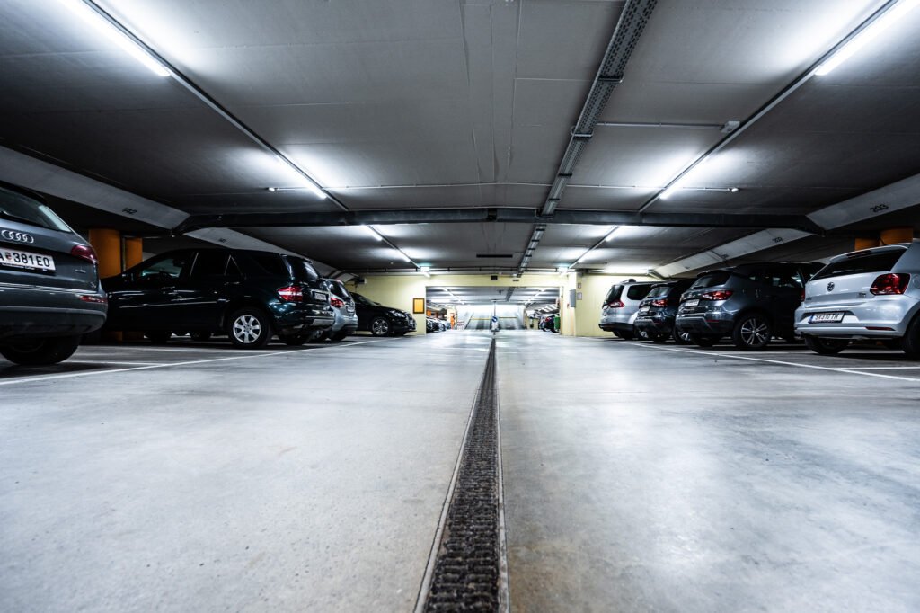 tvb-hallein-duerrnberg-parken-zentrumsparkplatz-garagenansicht