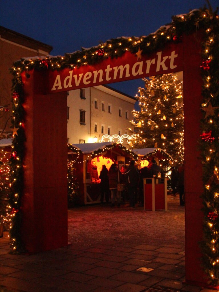 tvb-hallein-duerrnberg-veranstaltungen-adventmarkt-eingang