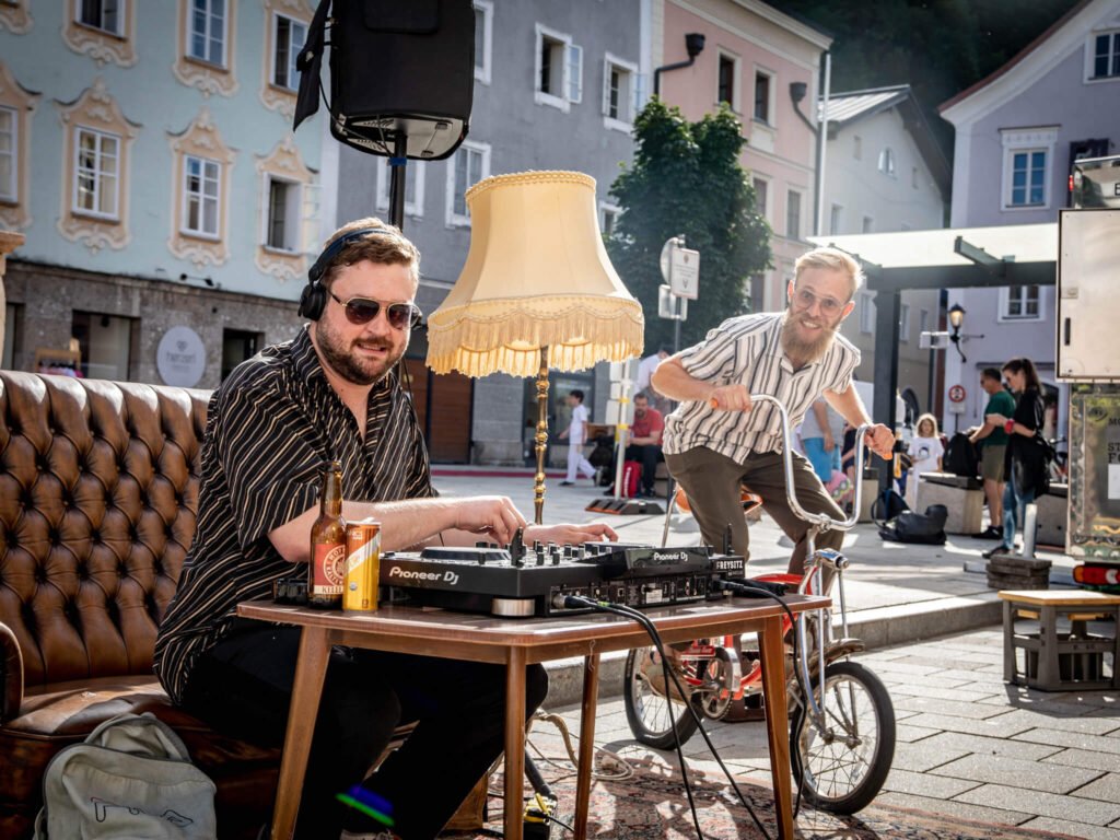 tvb-hallein-duerrnberg-veranstaltungen-moonlight-shopping-2021-dj-johannes