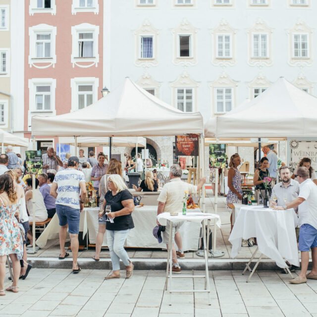 tvb-hallein-duerrnberg-veranstaltungen-weinmarkt-kornsteinplatz