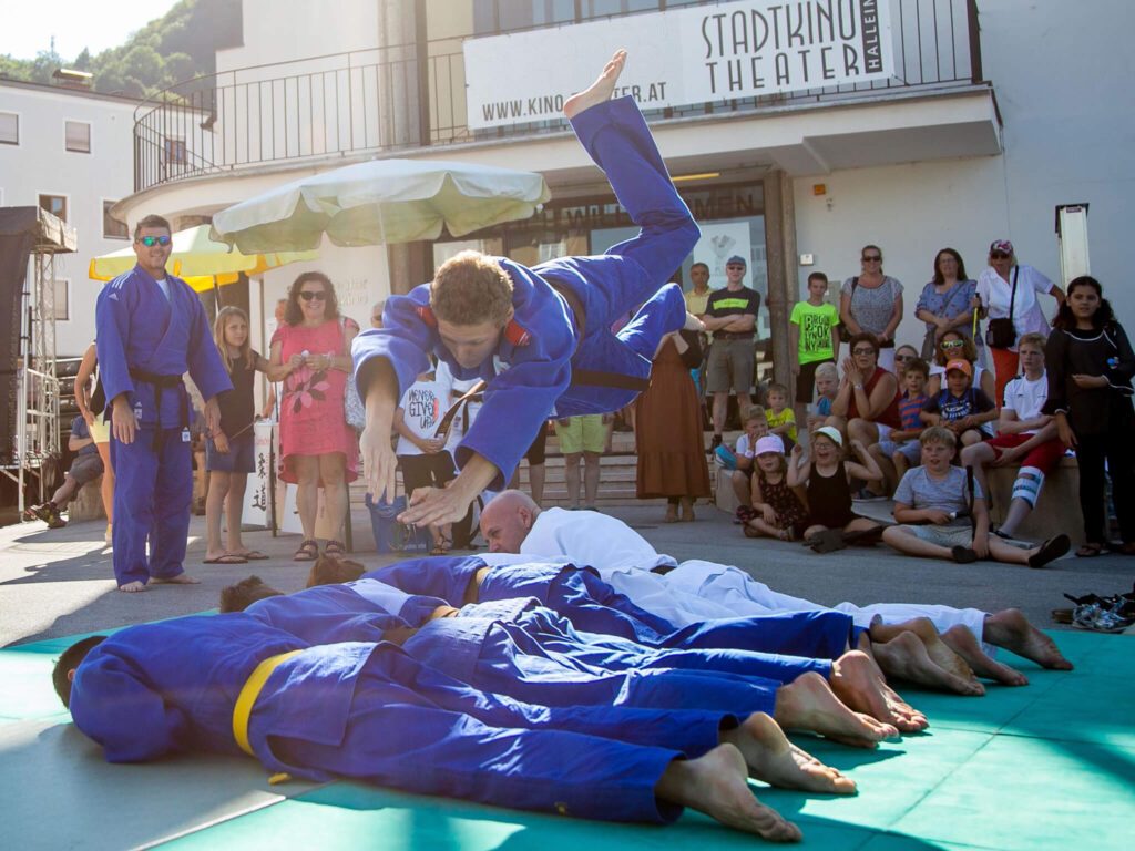 tvb-hallein-duerrnberg-veranstaltungen-stadtfest-judo-sprung