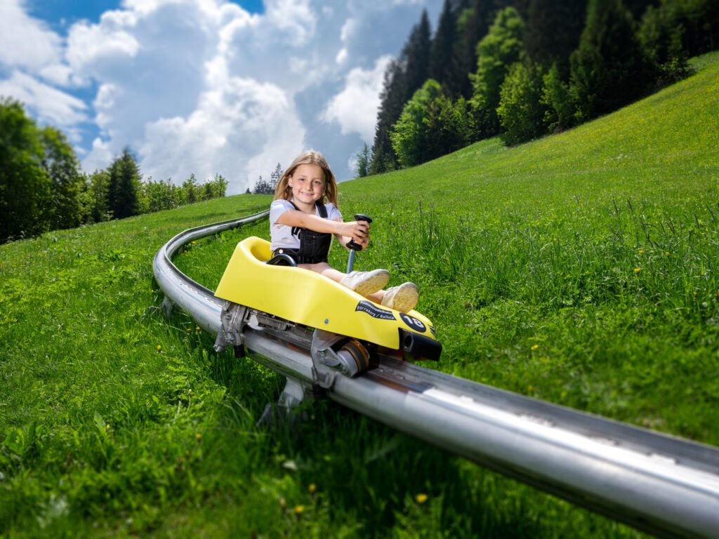 tvb-hallein-duerrnberg-erleben-sommerrodelbahn-kind