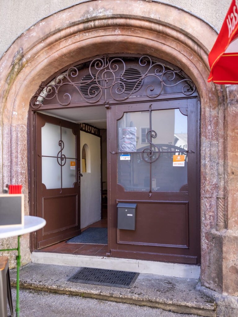 tvb-hallein-duerrnberg-geniessen-la-grotta-eingangstor