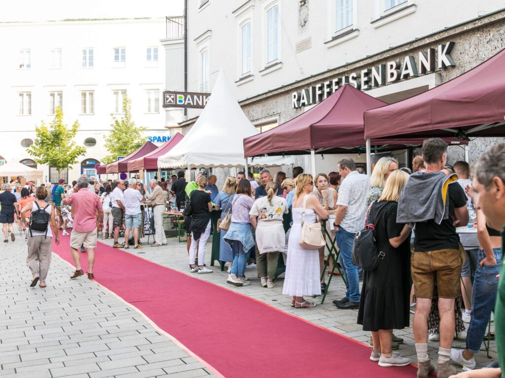 tvb-hallein-duerrnberg-veranstaltungen-weinmarkt-raika