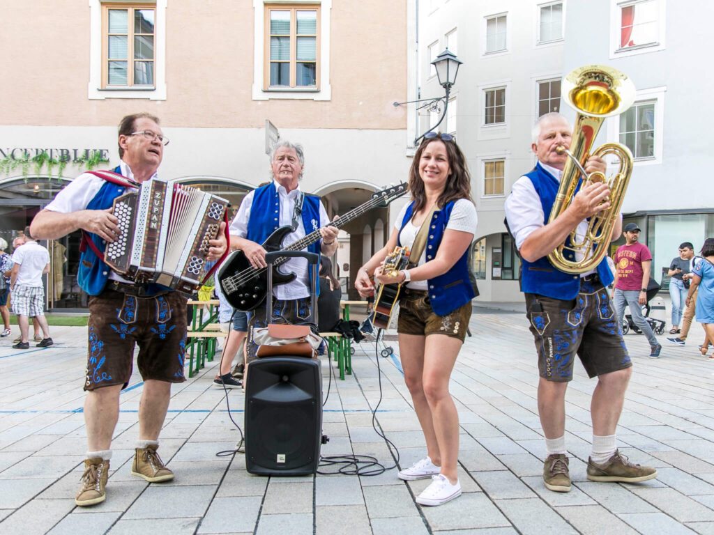 tvb-hallein-duerrnberg-veranstaltungen-weinmarkt-steirerblues