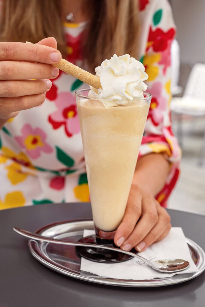 tvb-hallein-duerrnberg-geniessen-cafe-braun-Eiskaffee