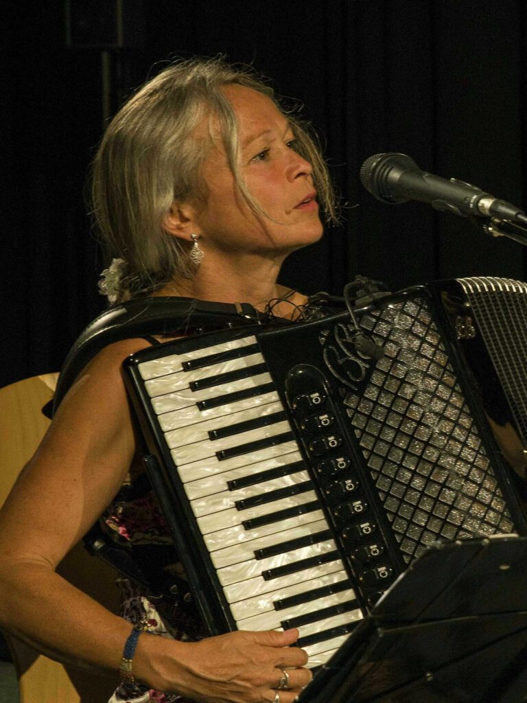 Sigrid Gerlach1