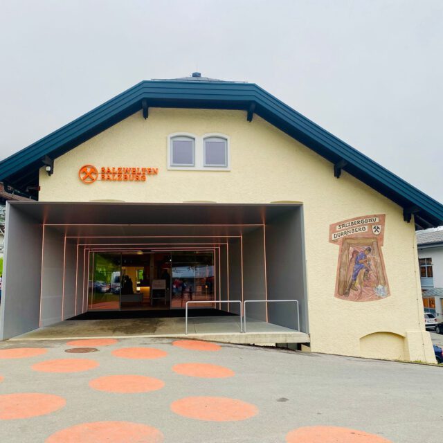 salzwelten-eingang